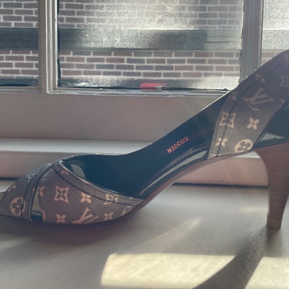 Louis Vuitton Size 37 Heels - Picture 5 of 13